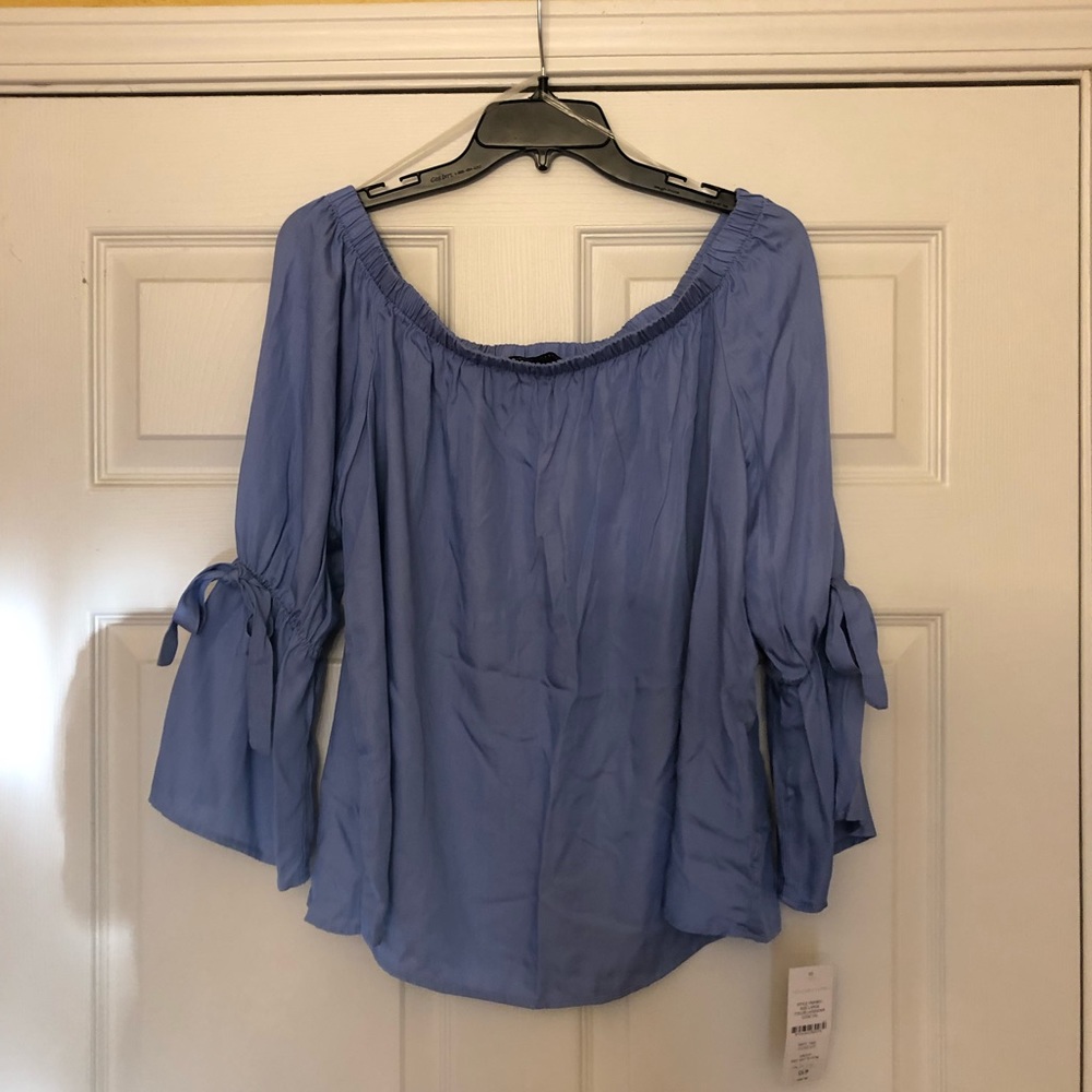 Signature Studio off shoulder top